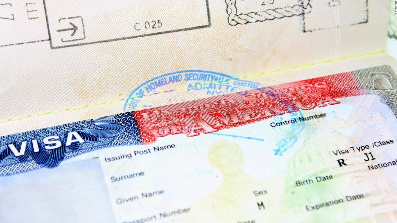 EE.UU. suspende el procesamiento de visas de inmigración a 75 países