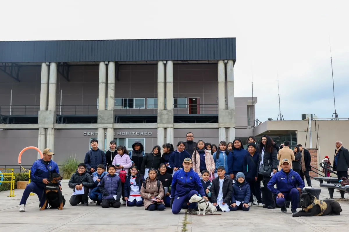 El Gobierno de Jujuy promueve el uso responsable del 911 con visitas educativas al Centro de Monitoreo