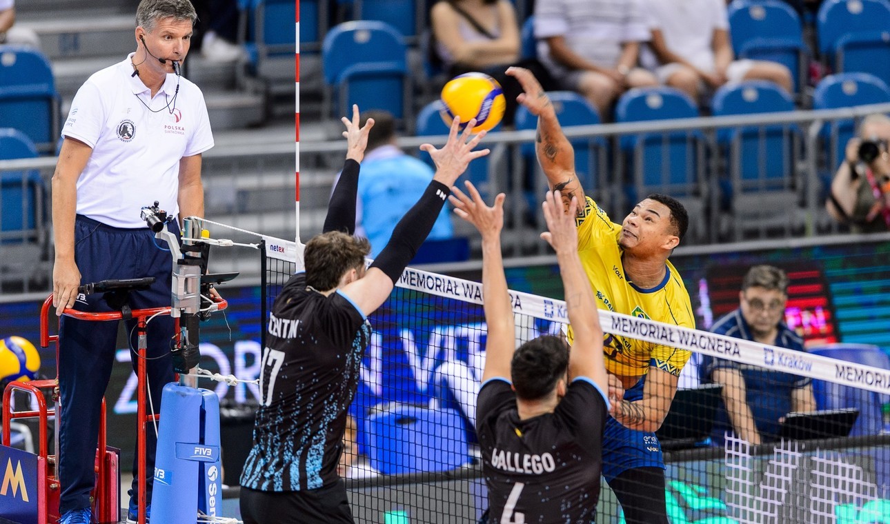 voleyargentinabrasilamistoso.jpg Argentina superó a Brasil en un amistoso previo al Mundial Filipinas 2025