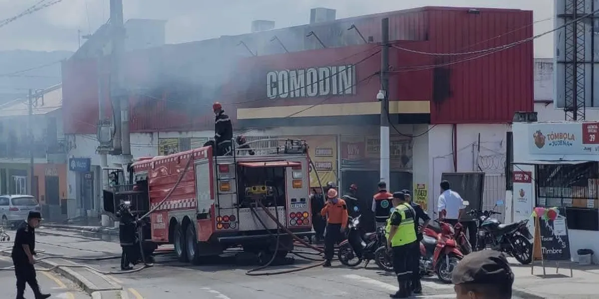 Sadir pidió se «investigue a fondo» el incendio del supermercado y «esclarecer responsabilidades»
