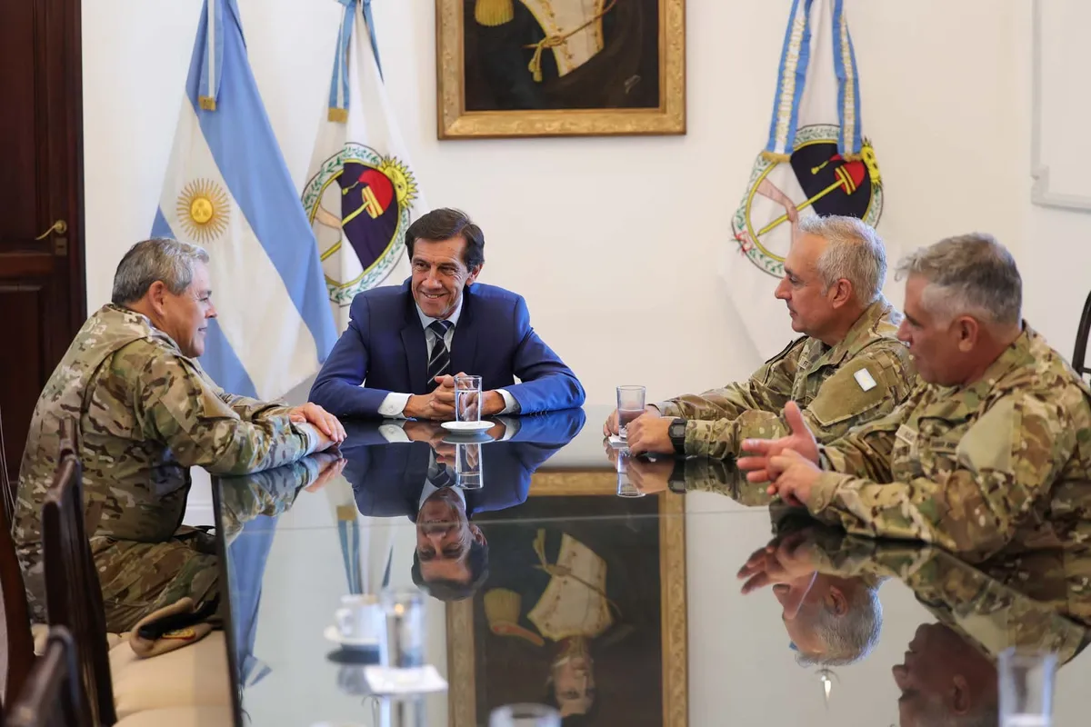 Sadir recibió la visita protocolar del Jefe de la 2ª División del Ejército Argentino