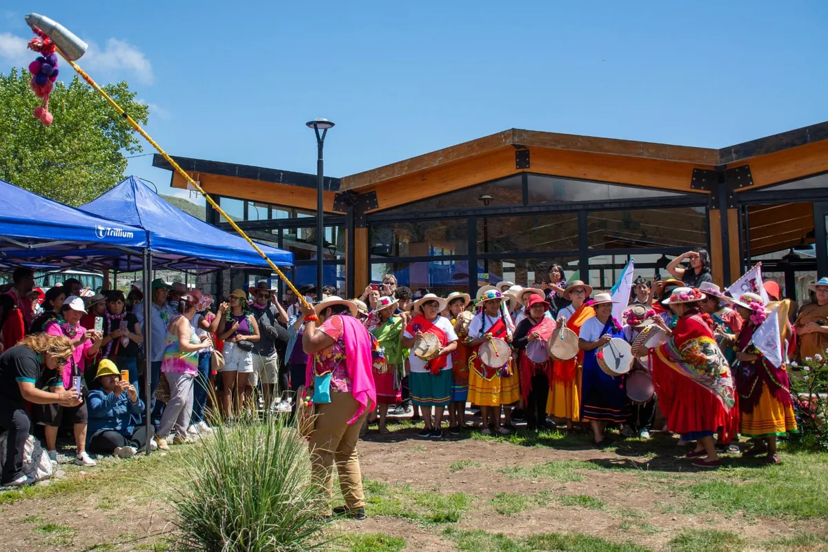 «Subite al Carnaval»: el Tren Solar de la Quebrada invita a vivir la fiesta más auténtica del norte