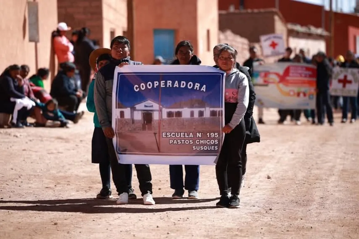 Sadir anunció una histórica obra de agua potable para Pastos Chicos durante las fiestas patronales