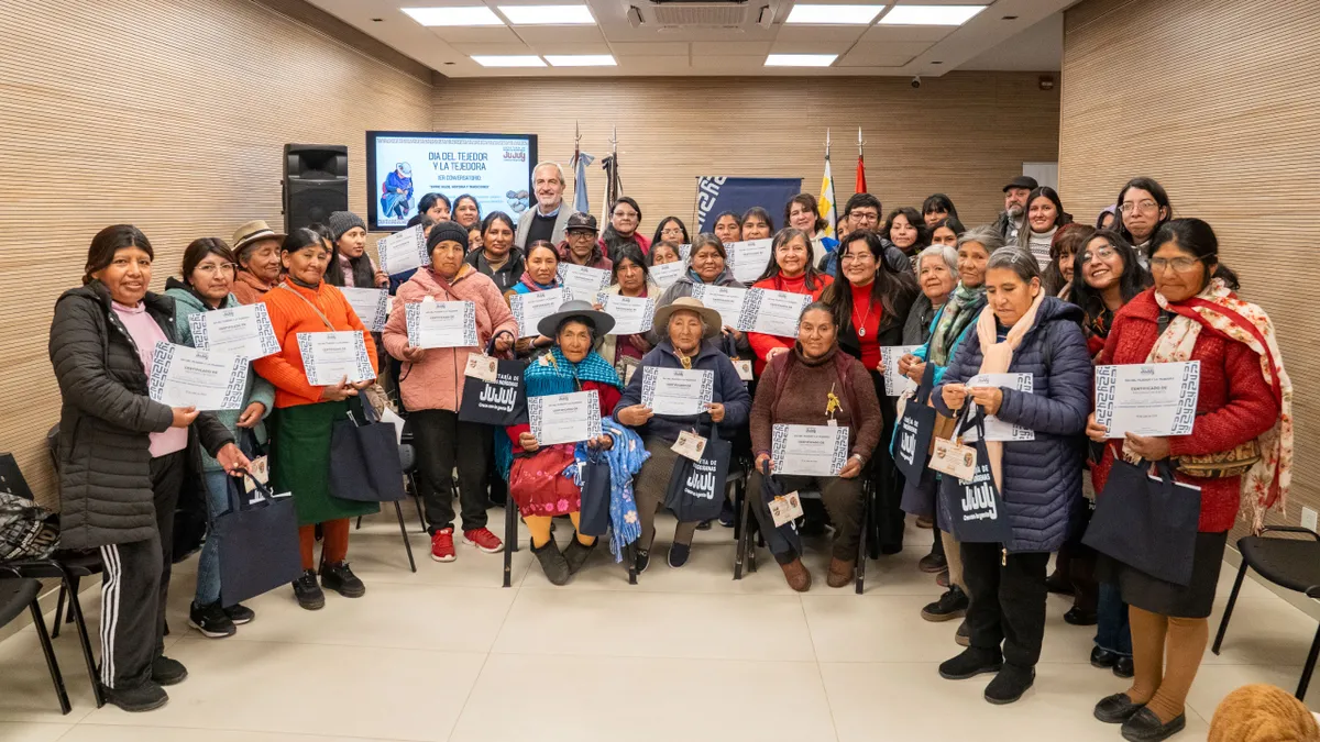 Reconocen a tejedores jujeños y anuncian la 5° Feria Artesanal de Invierno