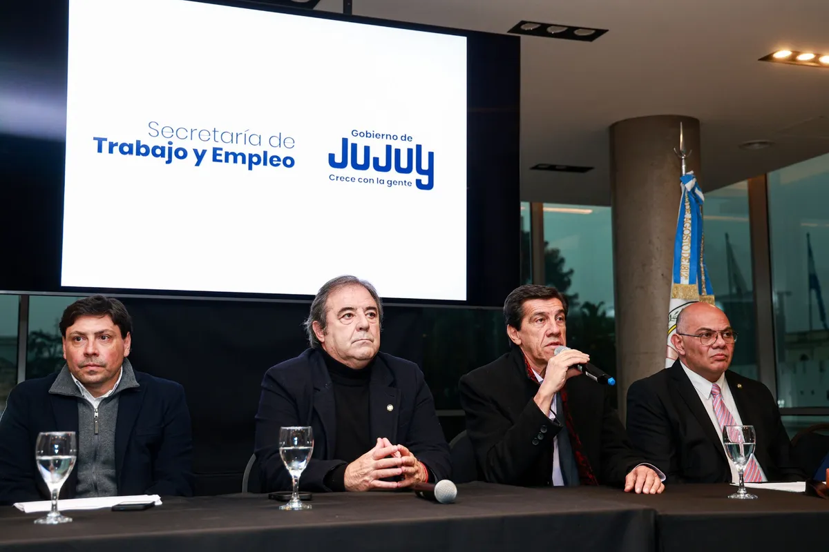 El gobernador ratificó el compromiso con el empleo en el Foro sobre la Ley de Modernización Laboral