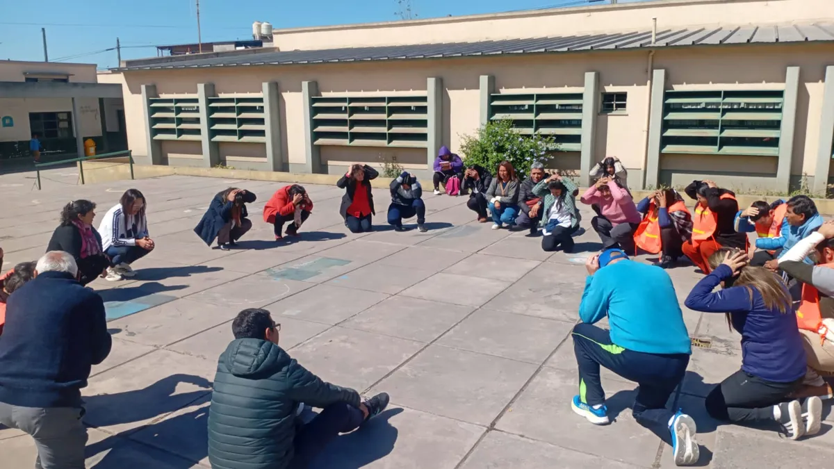 Defensa Civil capacitó a 15 escuelas en la aplicación del Plan de Emergencia Escolar