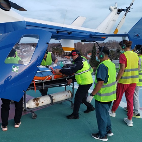 SAN RAFAEL | El helicóptero Halcón III trasladó una paciente al Lagomaggiore