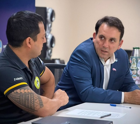 Tadeo García Zalazar firmó un convenio con la CGT San Rafael para que los trabajadores puedan terminar sus estudios