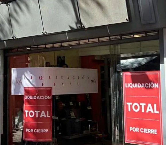 ECONOMÍA | Aunque el Gobierno Nacional no lo reconozca, la economía se cae a pedazos. Seis reconocidas marcas cierran en Mendoza por falta de ventas