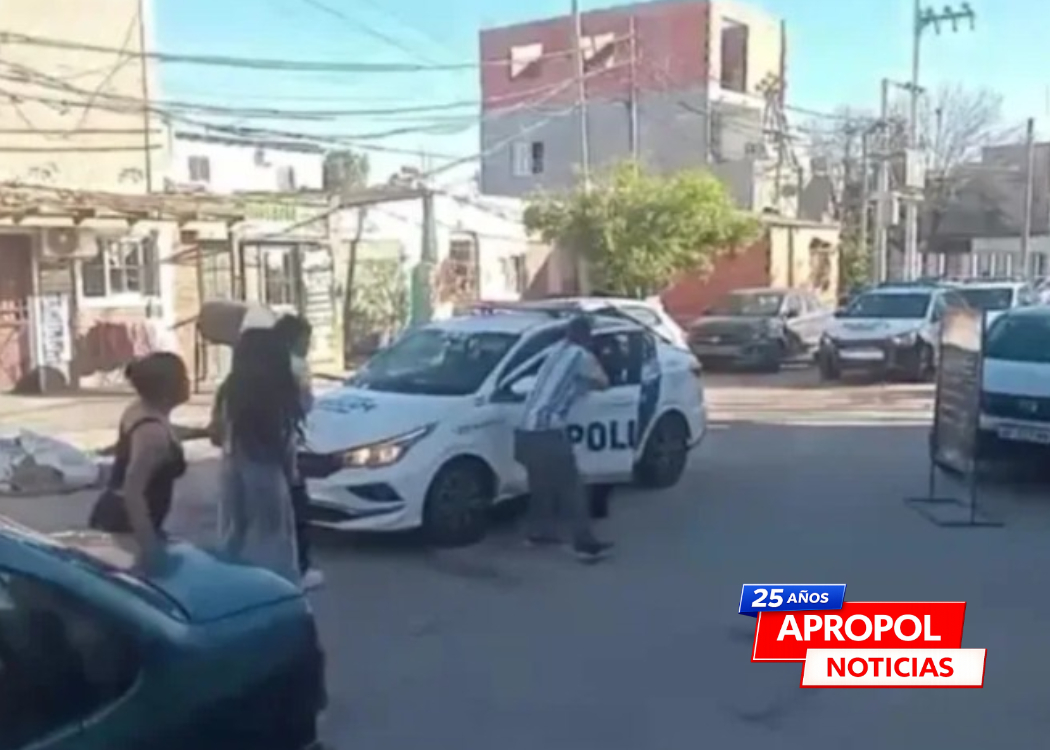 Brutal ataque a policías durante un operativo dejó cuatro efectivos heridos y un vecino baleado