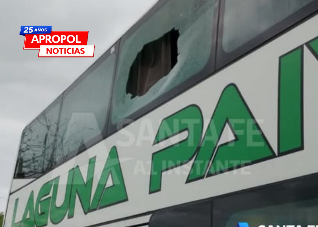 ROSARIO: Colectivo que trasladaba personal policial fue atacado a piedrazos en Circunvalación