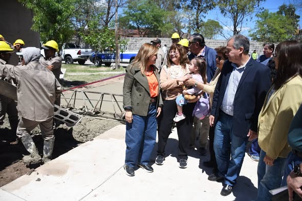 La intendente Fuentes supervisó la obra de pavimentación en un sector del barrio América del Sur