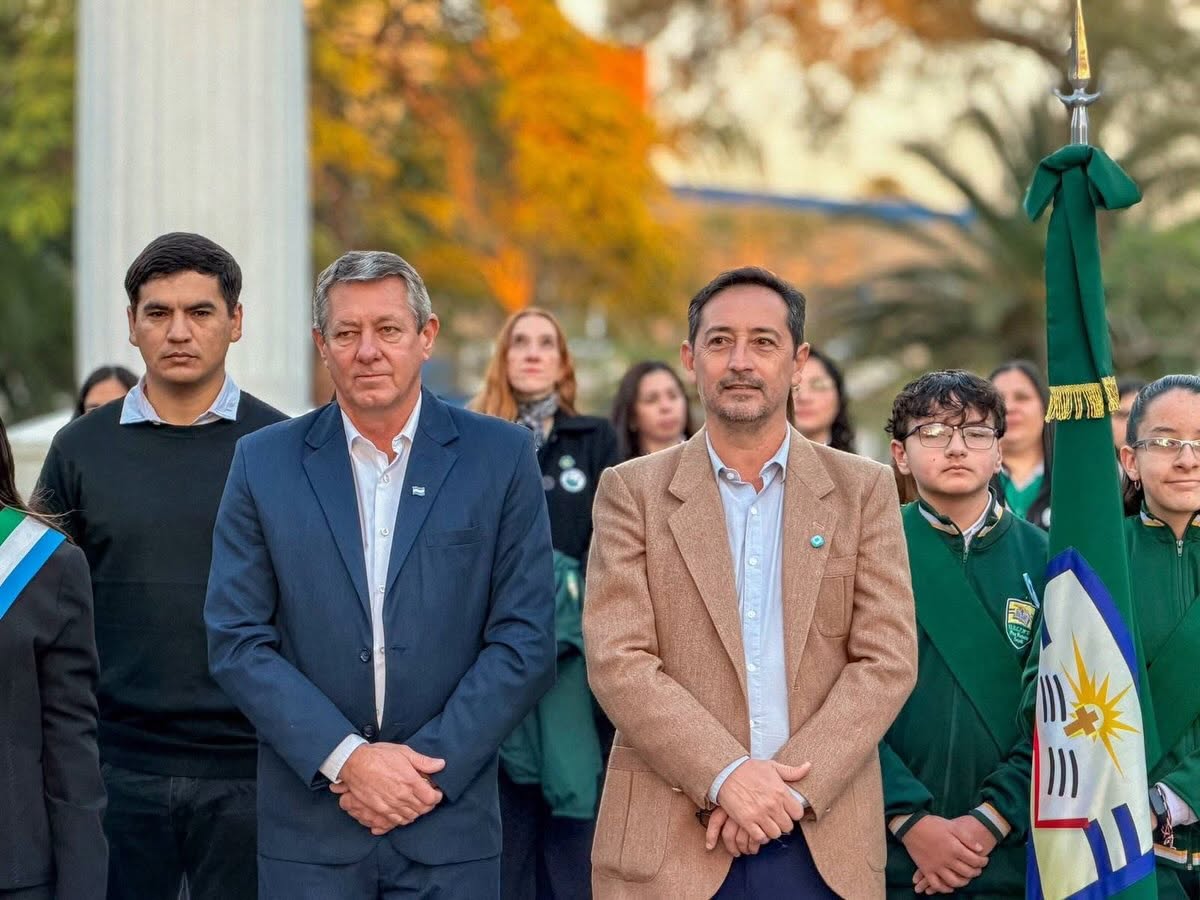 IZAMIENTO DEL PABELLÓN NACIONAL EN CHARATA