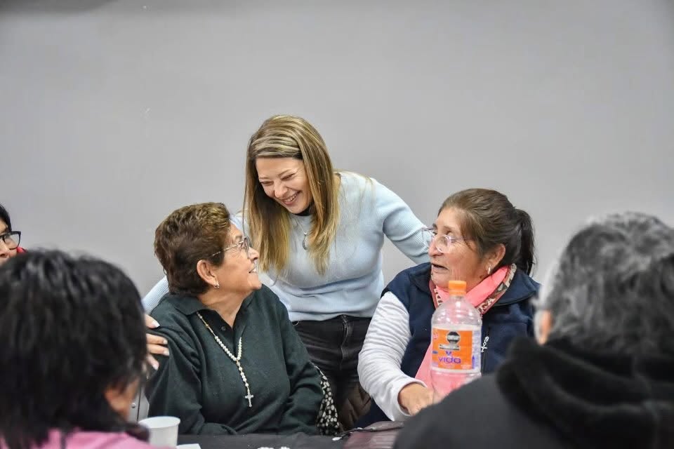 GANCEDO- La Intendenta Adriana Stacchiotti compartió una hermosa jornada junto a Adultos Mayores en el CIC.