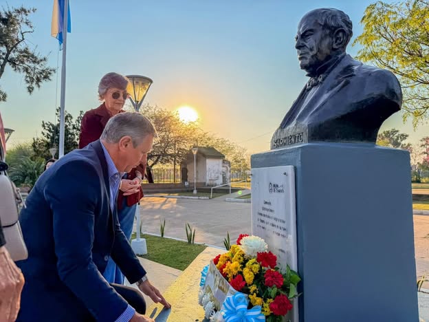 CHARATA INICIÓ LA JORNADA POR EL DÍA DEL MAESTRO CON UN HOMENAJE A DOCENTES Y JUBILADAS