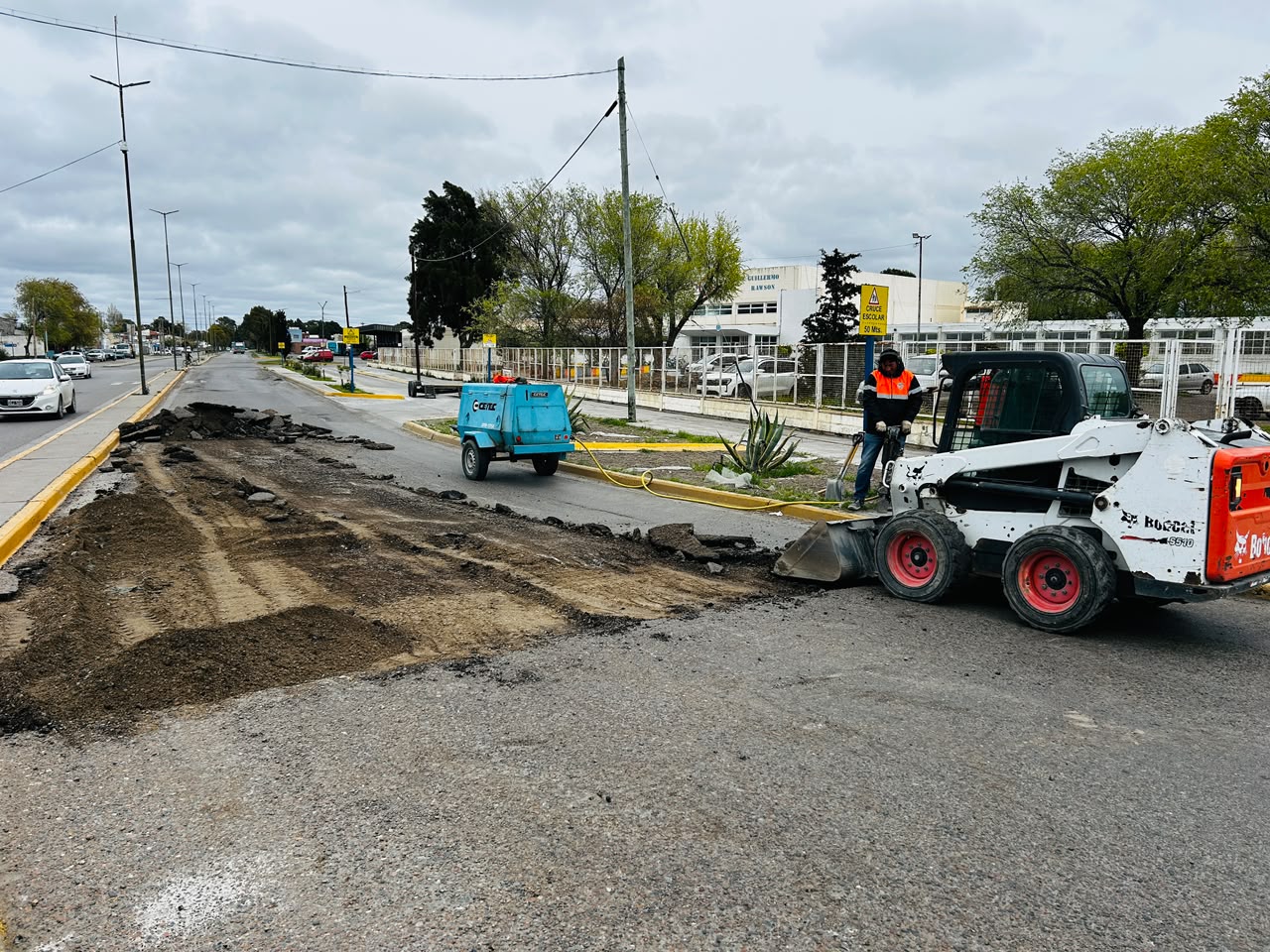 Comenzó la reparación de la avenida Antártida Argentina entre Gregorio Mayo y 25 de Mayo