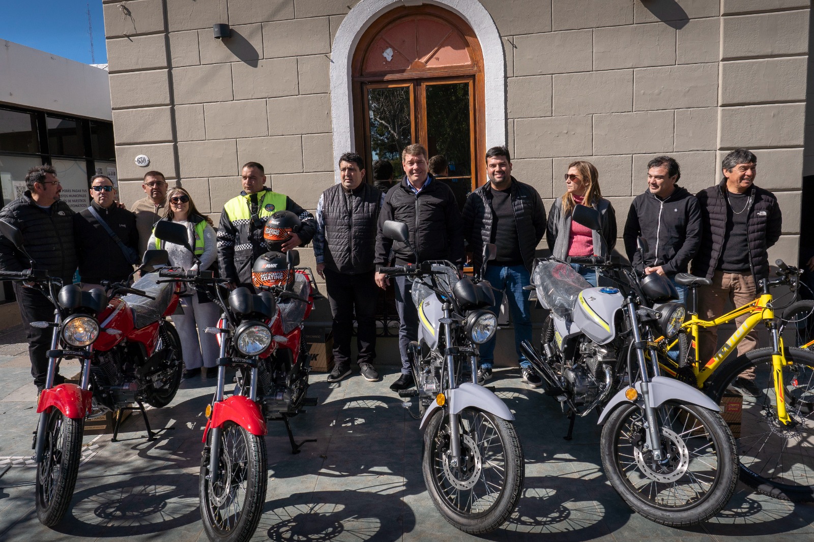 Ambiente y Tránsito suman cuatro motocicletas y dos bicicletas para ampliar su presencia en los barrios