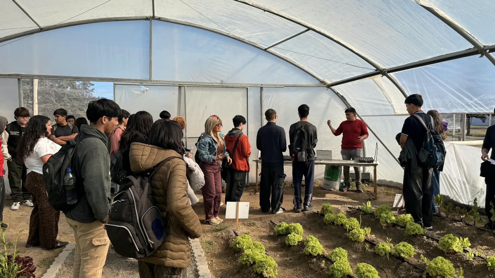 Estudiantes de la Escuela N.º 795 participaron de la primera Experiencia ADER y conocieron los espacios productivos de Rawson