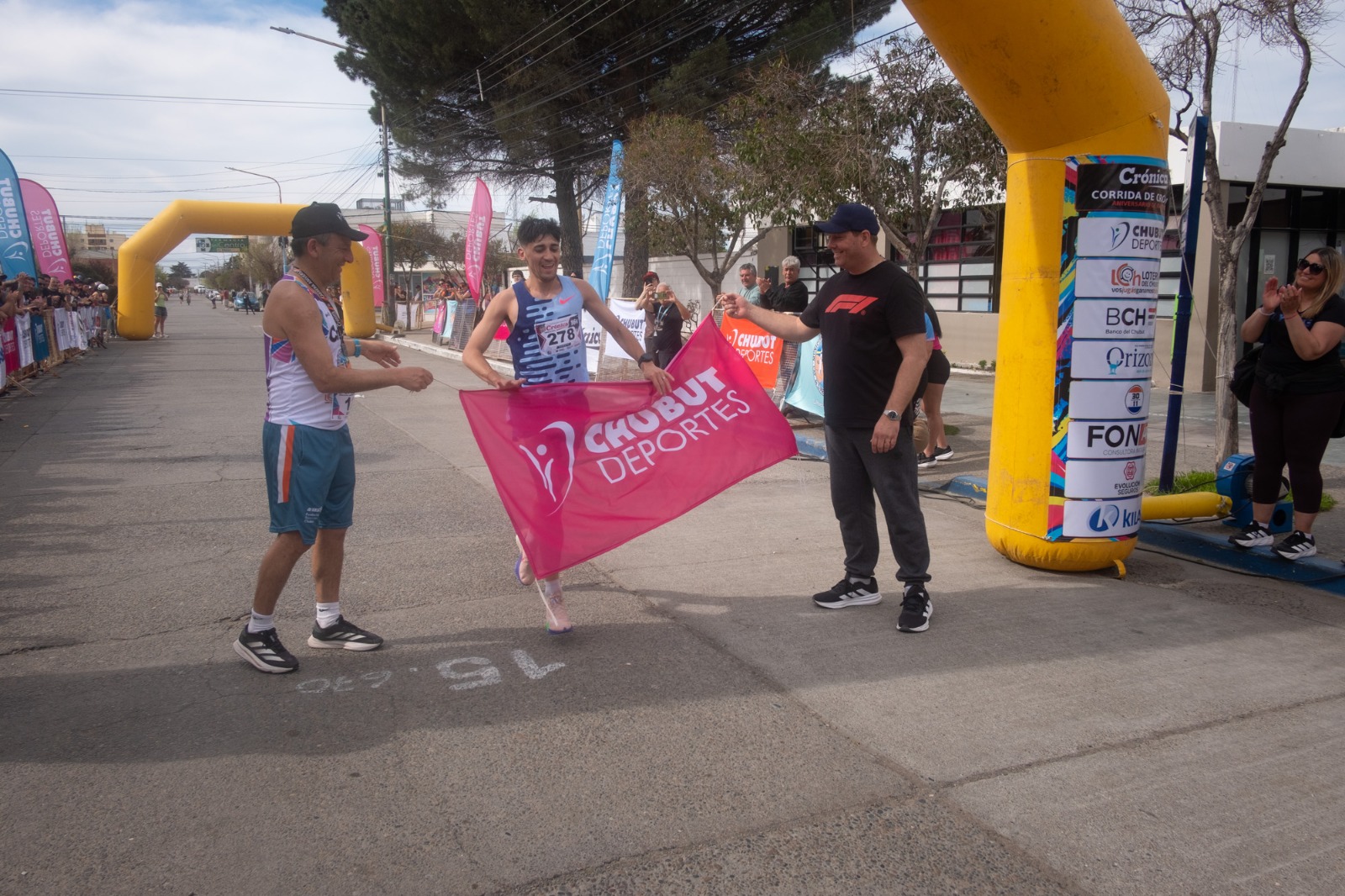 Más de 200 competidores participaron de la primera Corrida Crónica en Rawson