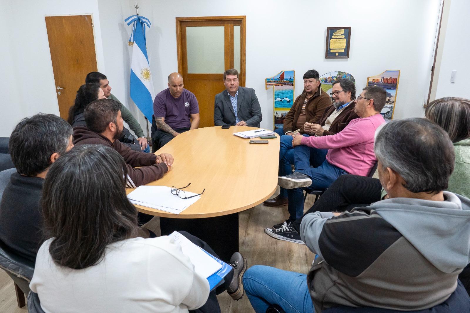 BIIS SE REUNIÓ CON REMISEROS Y TAXITAS.jpeg