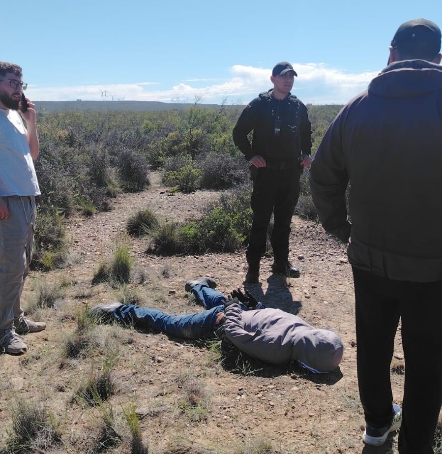 La Policía del Chubut recuperó una camioneta robada y detuvo a un sospechoso tras una persecución