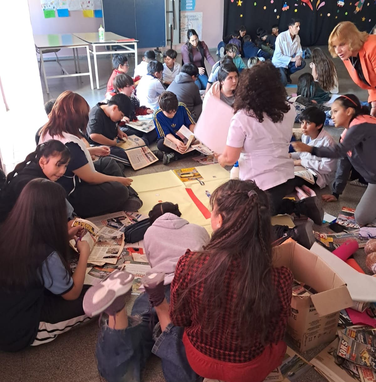 Estudiantes, familias y docentes participaron de una jornada sobre violencia digital en la Escuela N.º 185