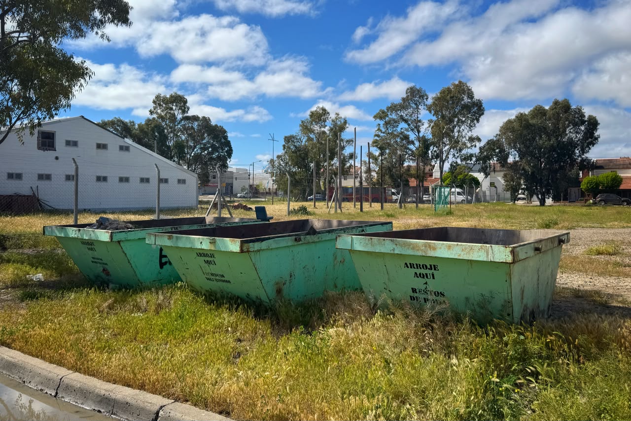 Eco Capital reubicó tres volquetes cerca de la Capilla San Cayetano