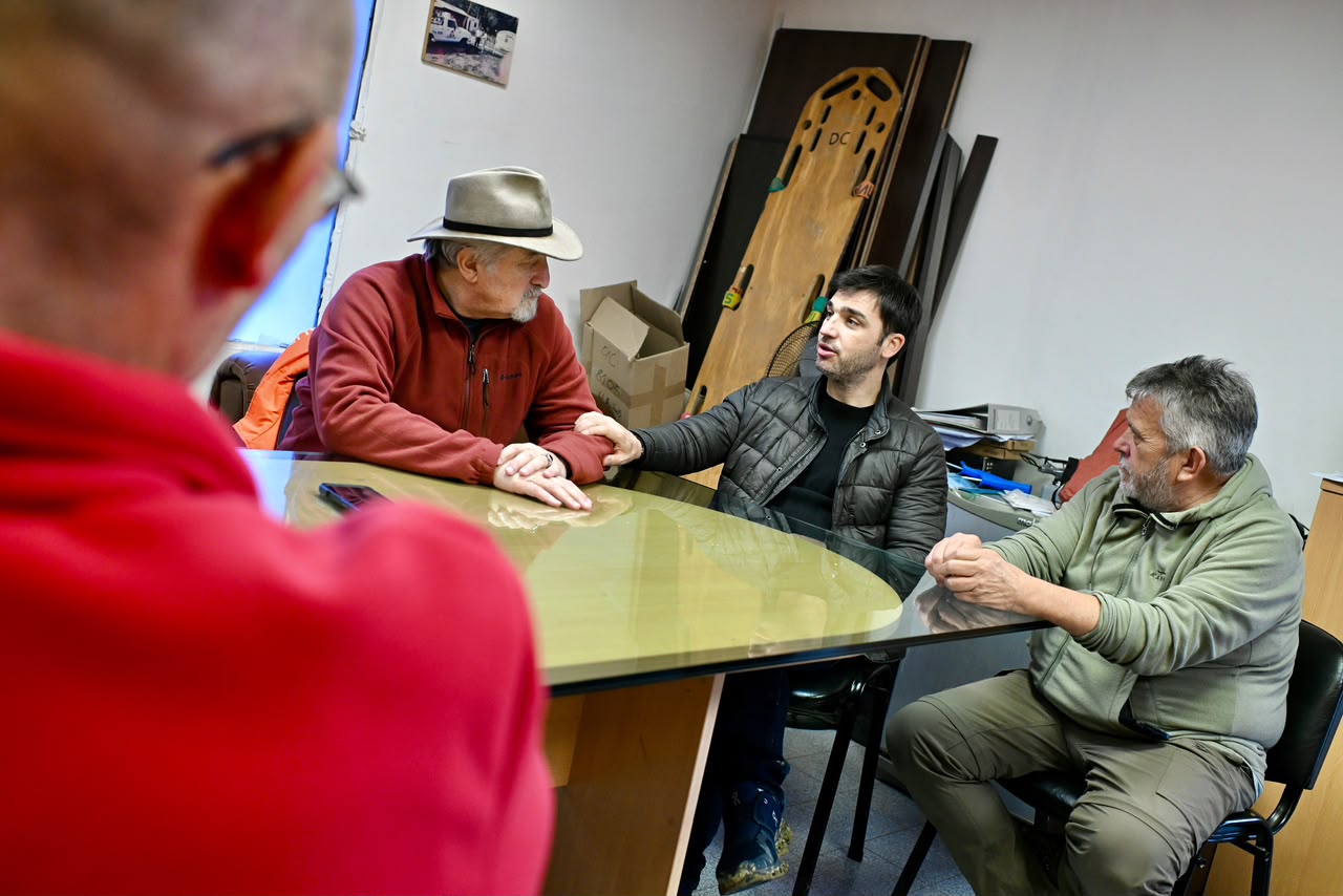 Torres recorrió los barrios afectados por las intensas lluvias en Comodoro Rivadavia