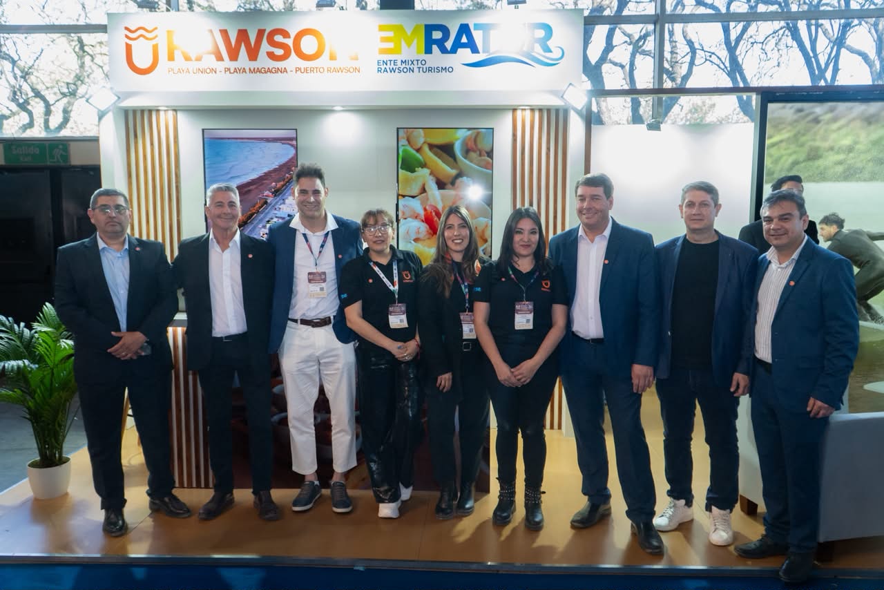 Rawson presentó su oferta turística en FIT 2026 y lanzó la temporada de avistaje de tonina overa