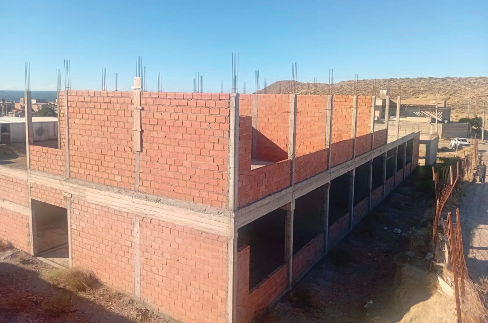 Torres destacó el reinicio de la obra de la Escuela Nº 7.717: “Es saldar una deuda histórica con la comunidad de Comodoro Rivadavia”