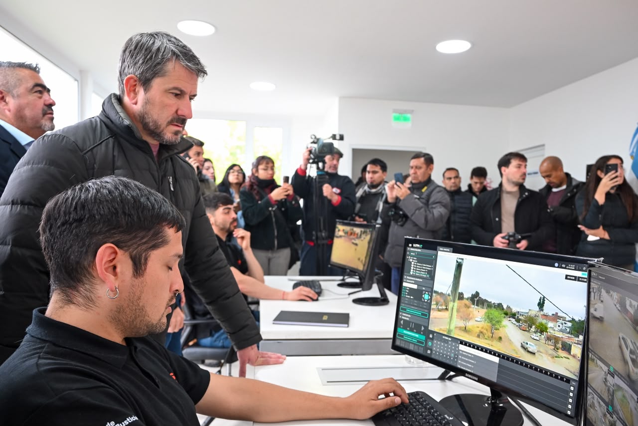 Merino anunció la compra de nuevos moviles para el patrullaje mixto de la Guardia Urbana