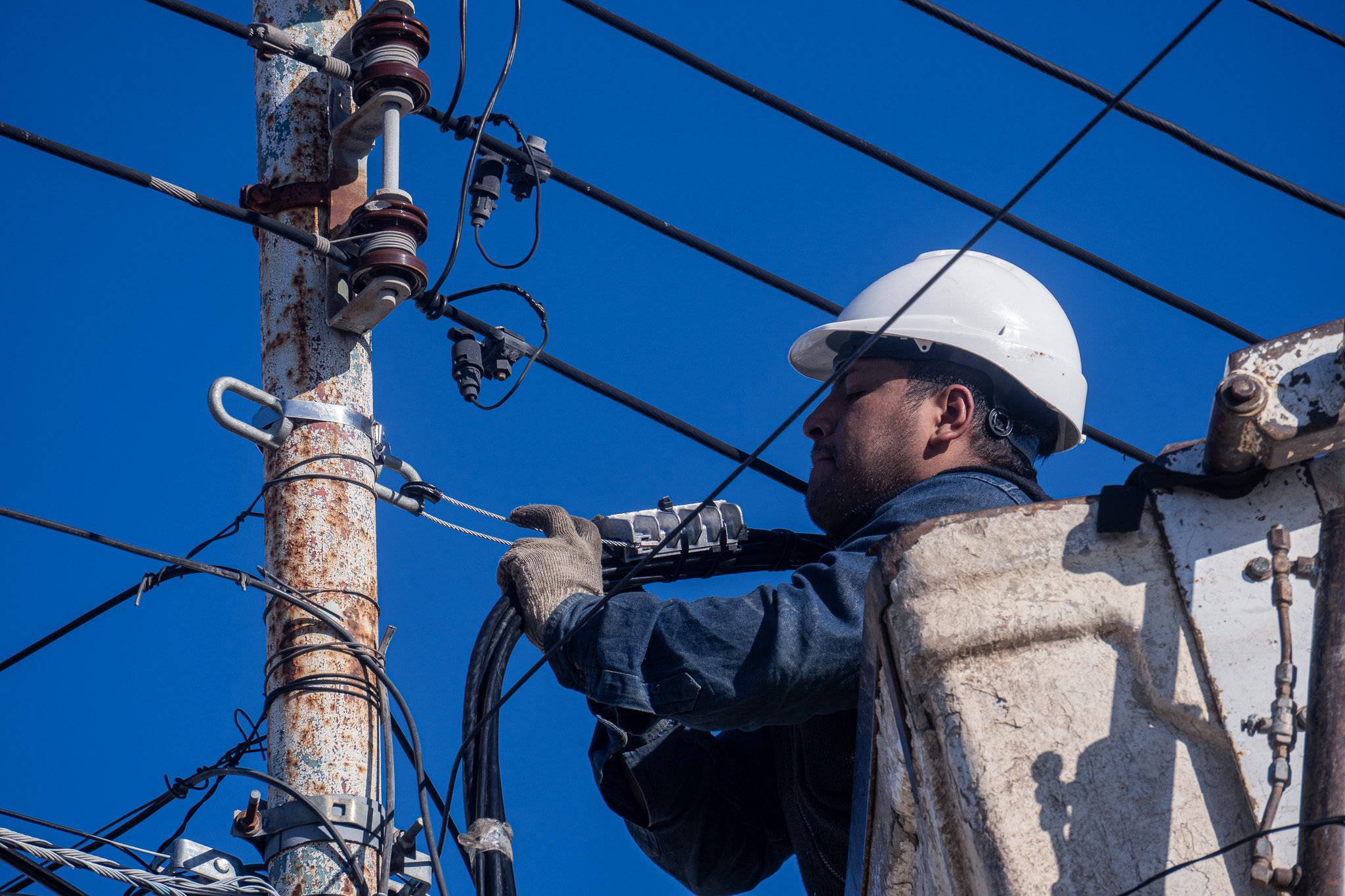 Mejora la infraestructura eléctrica en el barrio Luis Vernet