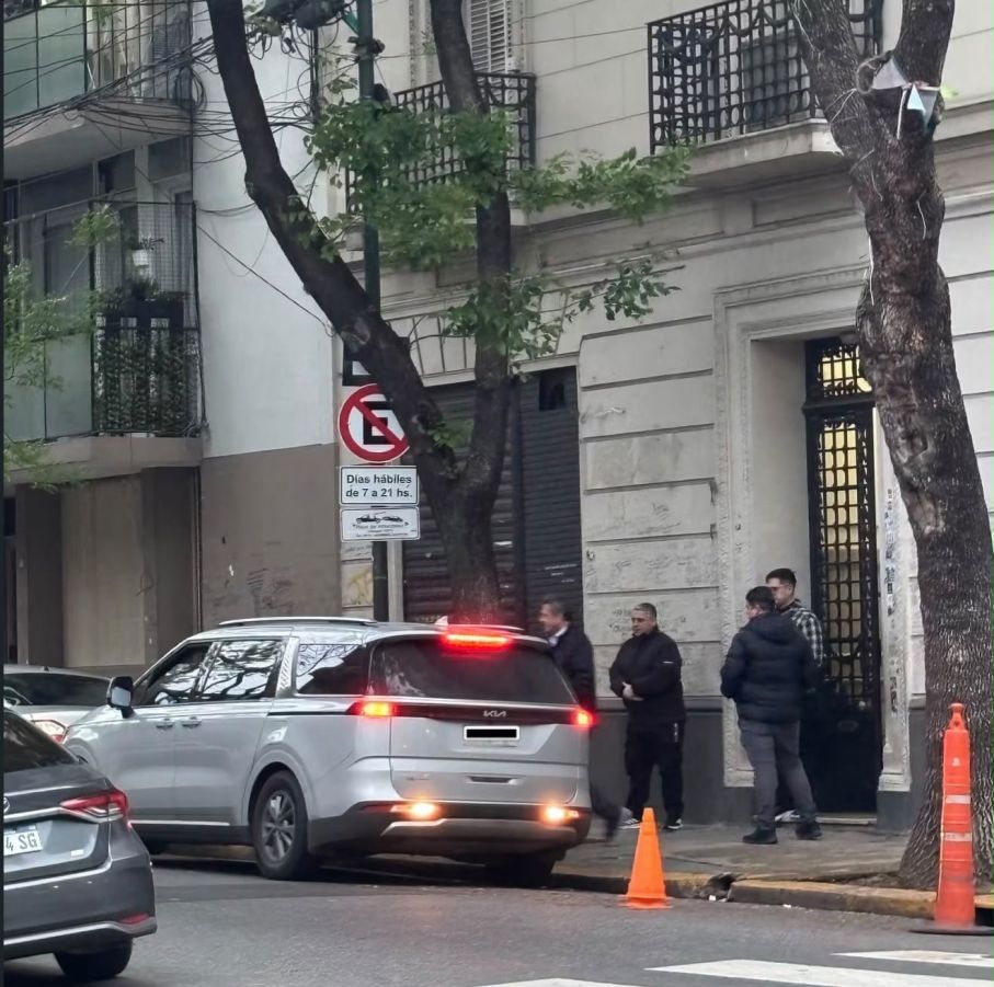 Con rumores de bendición, Massa se adelantó y visitó a CFK