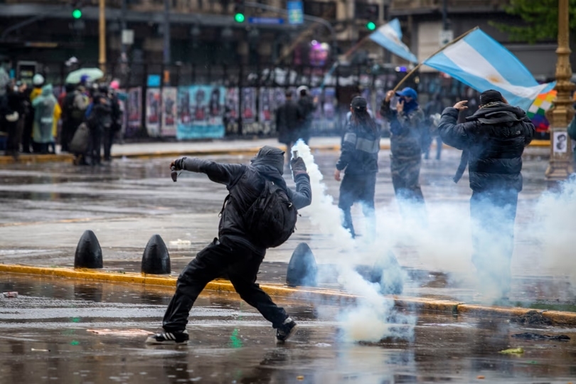 La oposición responsabilizó al Gobierno por los incidentes en la Marcha Universitaria