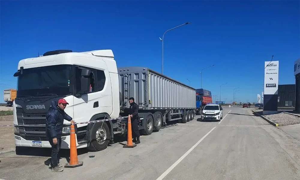 Conmoción por la muerte de un joven camionero de Casbas: tenía 26 años y lo encontraron dentro de su camión