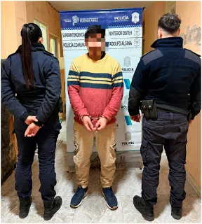 Aprehendieron a un joven de Huanguelén tras incidentes y agresiones a policías en un bar de Carhué
