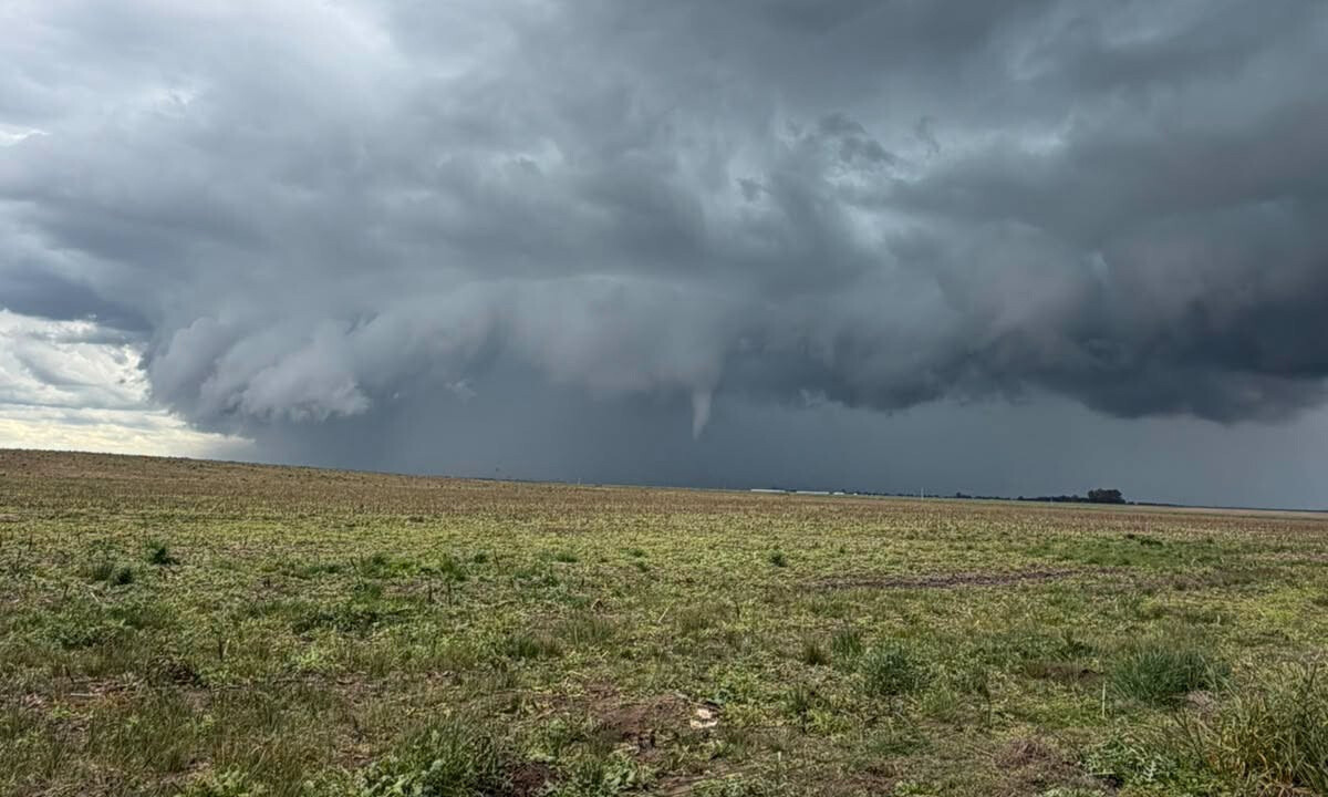 tornado2.jpg