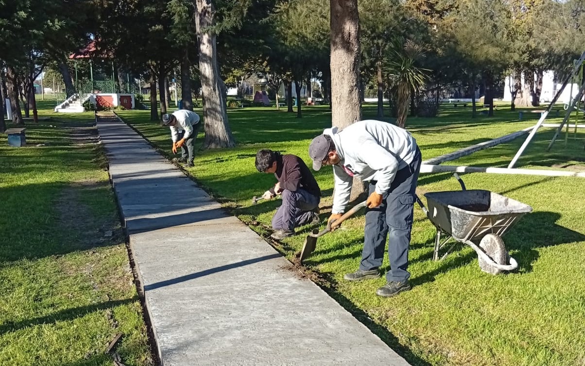 CLARAZ: La Plaza Libertad suma nuevas veredas y mejora su accesibilidad.