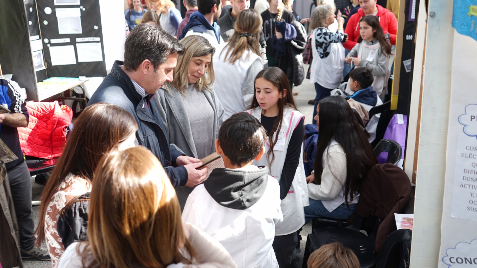 NECOCHEA: El Intendente destacó el trabajo de alumnos y docentes en la 34° Feria Regional de Educación, Arte y Ciencia
