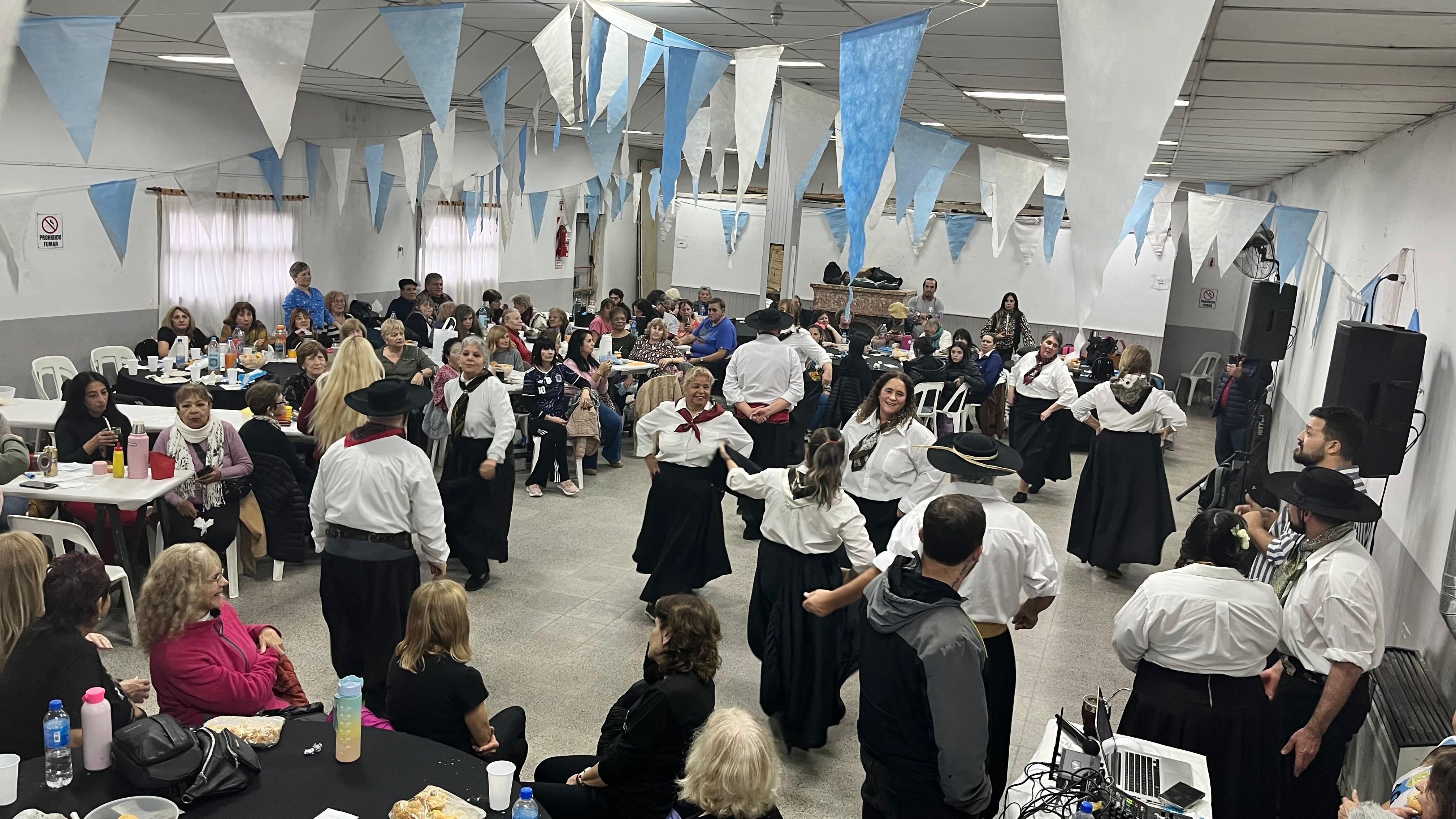 NECOCHEA: El 6° Encuentro de Jubilados celebró el Día del Amigo con una tarde de integración y alegría
