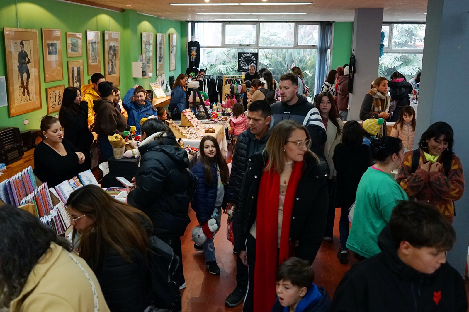NECOCHEA: La Expo Vacaciones de Invierno empezó con mucha concurrencia e invita a disfrutar y comprar local