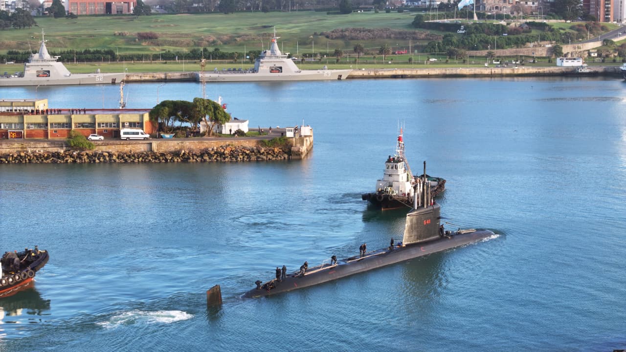 MAR DEL PLATA: La Base Naval recibió al submarino Humaitá de Brasil