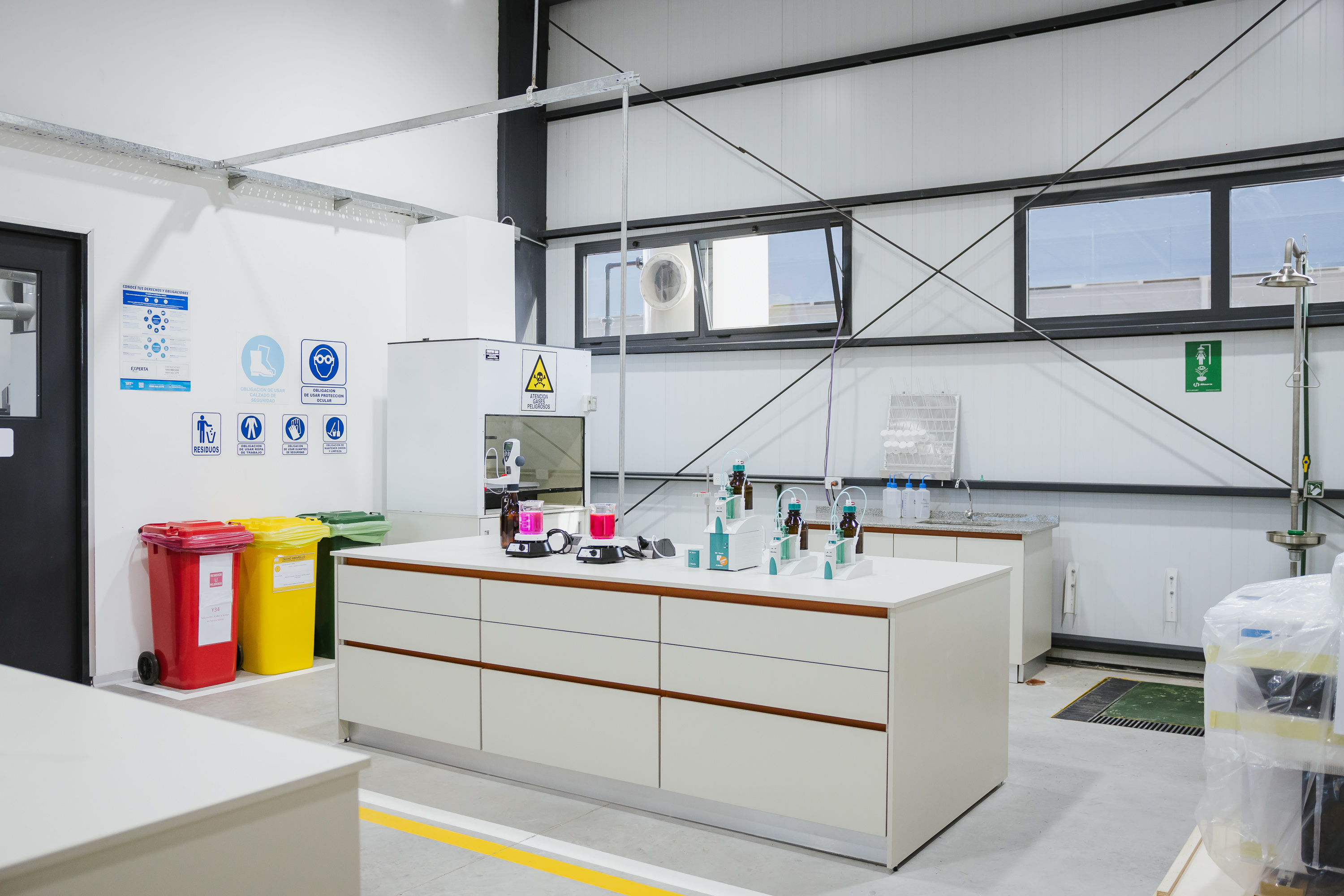 14.10 Inauguracion GEOMINLAB (5).jpg