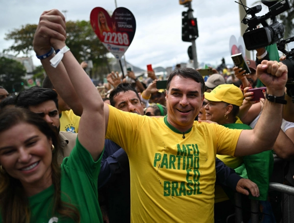 BRASIL VUELVE A GIRAR A LA DERECHA: BOLSONARO GANA LA PRIMERA BATALLA Y VA POR EL BALOTAJE