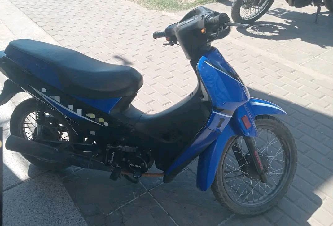moto.png RECUPERARON UNA MOTO CON PEDIDO DE SECUESTRO Y APREHENDIERON A UNA JOVEN EN SANTA FE