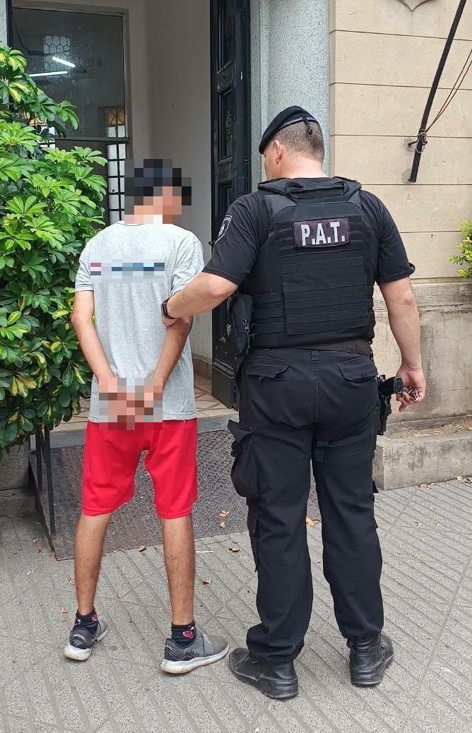 pat.png EFECTIVOS DE LA DGPAT Y LA UR I TRASLADARON A DOS HOMBRES QUE ALTERARON EL ORDEN PÚBLICO Y PUSIERON EN RIESGO LAS INTEGRIDADES FÍSICAS DE OTRAS PERSONAS
