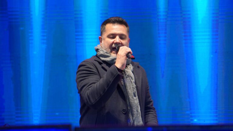 Jorge Rojas hizo vibrar el Centro Cívico en el marco de la Fiesta Nacional de la Nieve