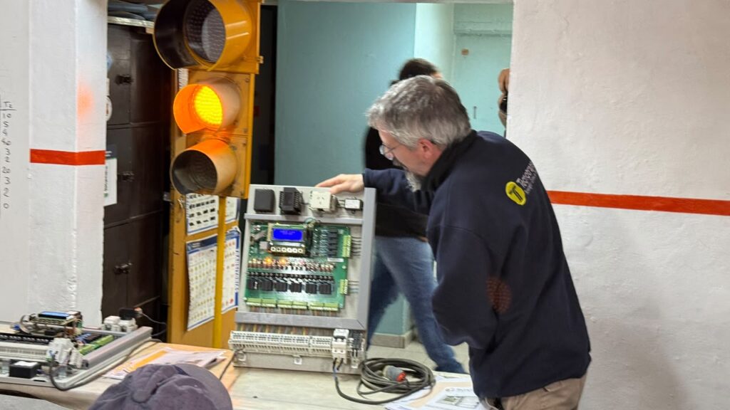 Gran inicio de la formación en semaforización con masiva concurrencia de trabajadores municipales