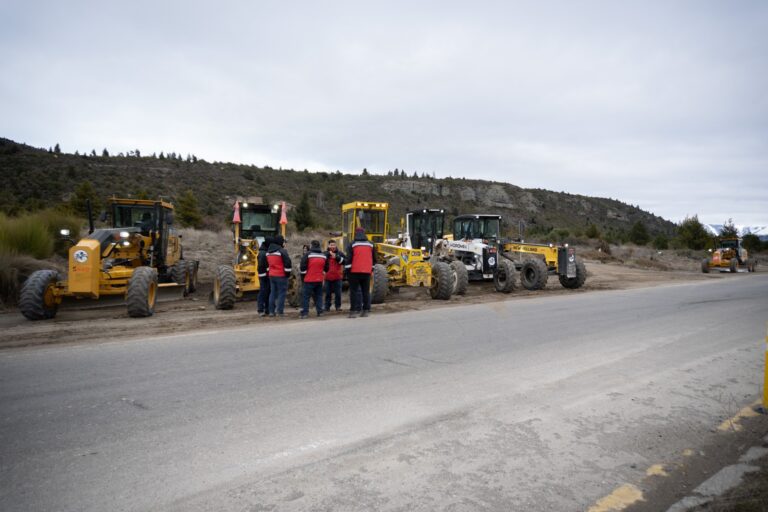 Después del Sur, las máquinas municipales trabajan ahora en el Este de Bariloche Ordenado