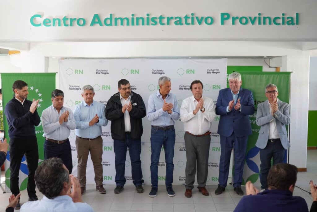El intendente y el gobernador, junto a las cooperativas de la Zona Andina